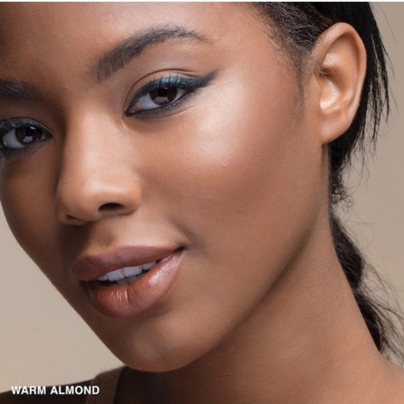 Bobbi Brown | Skin Long-Wear Fluid Powder Foundation | W-086 Warm Almond .44oz - Picture 2 of 7